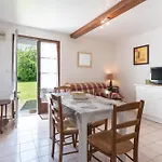 La Maison Des 아르젤레가조스트